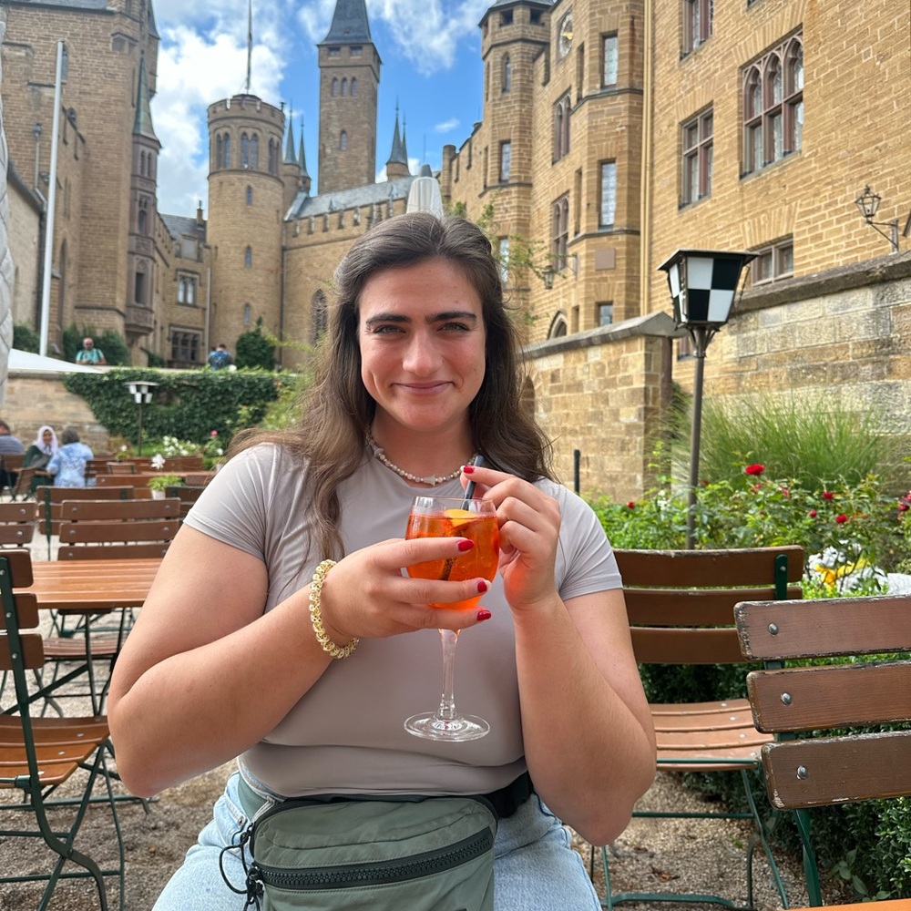 Meet your Posher, Jessica